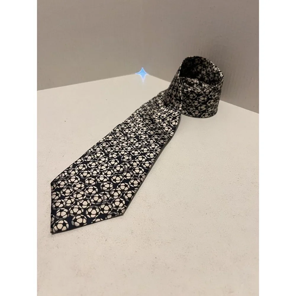 MUSEUM ARTIFACTS Men's Tie 100%‎ Silk Soccer Necktie 59.5
